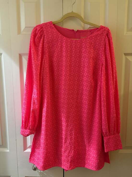 NWT Lilly Pulitzer Aisha Romper, Pink Isle Ditsy Diamond Eyelet — Size 8 - Picture 4 of 7